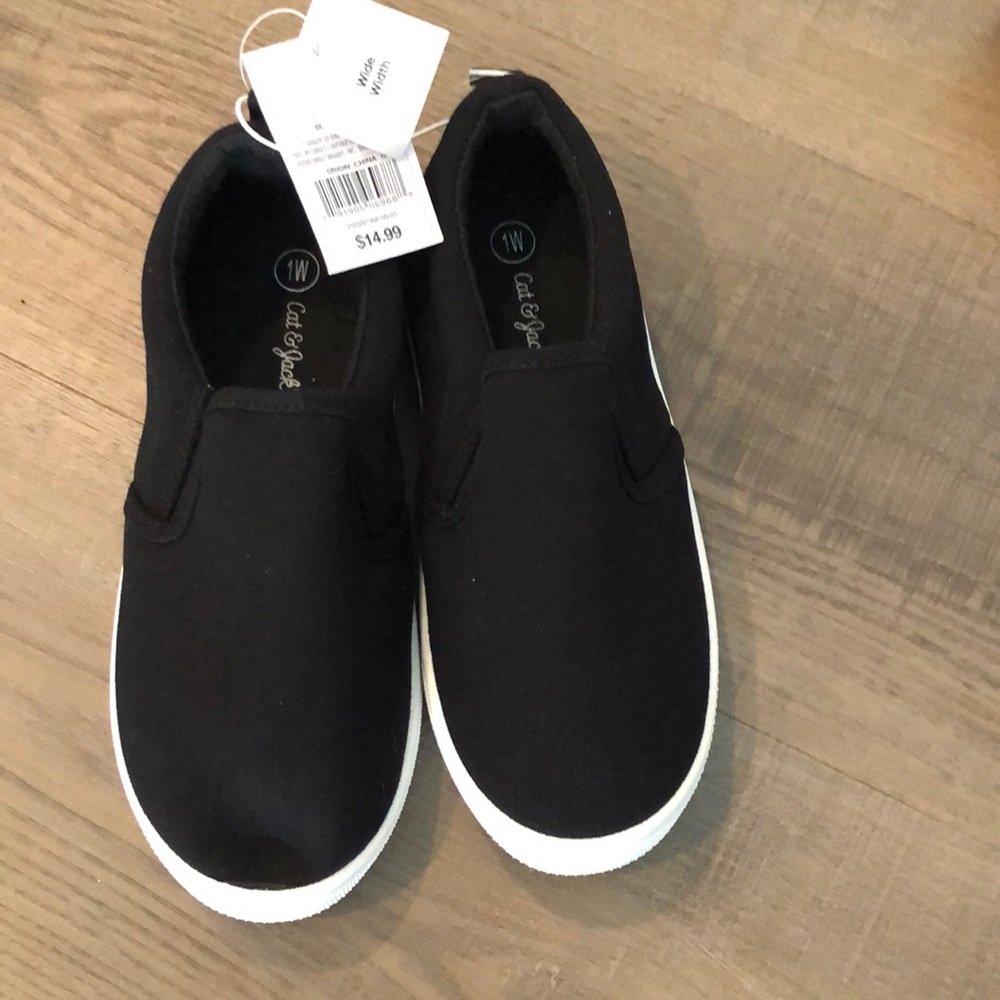 1 Wide. Black slip on. NWT